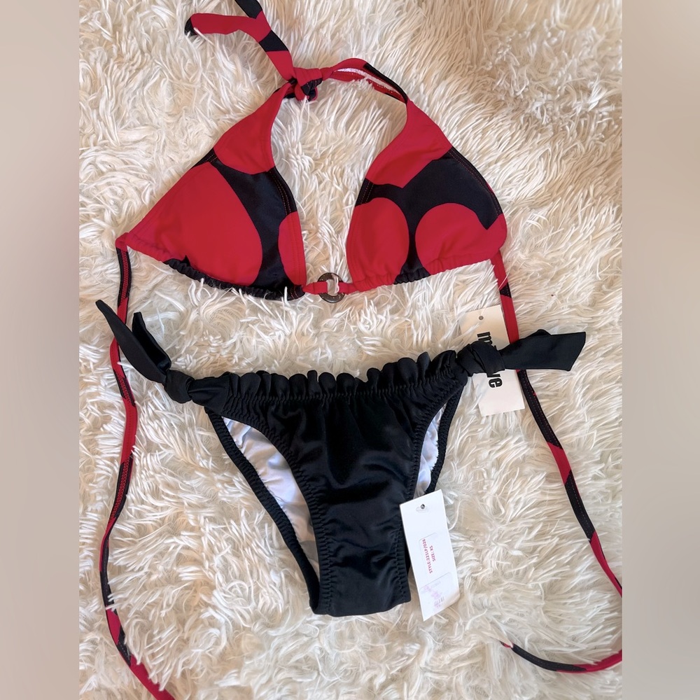 Bathing suits 👙 Selling as a set.